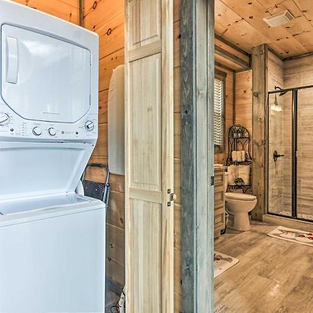 Smoky Mountain Hideaway With Hot Tub, Deck And Views! Villa Gatlinburg Exterior photo