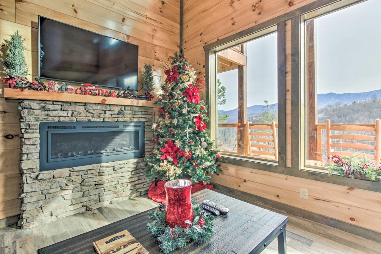 Smoky Mountain Hideaway With Hot Tub, Deck And Views! Villa Gatlinburg Exterior photo