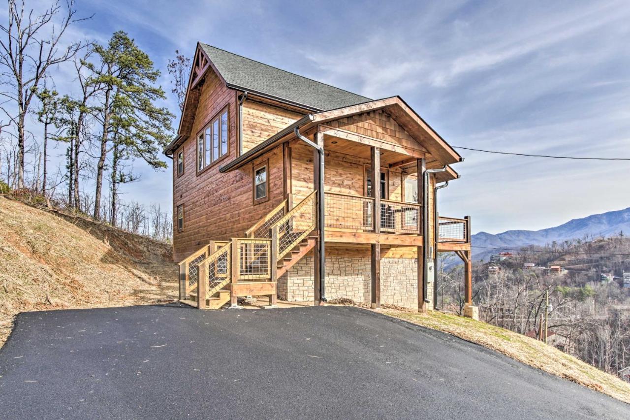 Smoky Mountain Hideaway With Hot Tub, Deck And Views! Villa Gatlinburg Exterior photo
